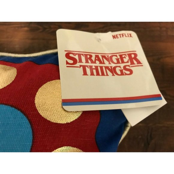 New NWT Netflix Stranger Things Throw Pillow Scoop - Picture 6 of 7